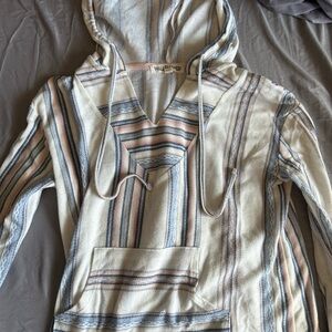 Women’s pull over sweater